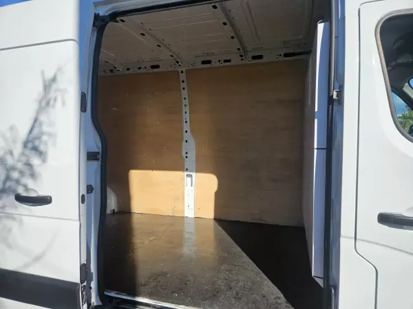 Renault Master 2015 - 11750 EUR, 298000 km - AUTO.MOTO.pt - 298000km - foto 7 de 7