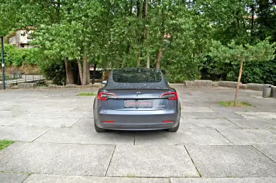 Tesla Model 3 2022 - 34500 EUR, 50871 km - AUTO.MOTO.pt - 50871km - foto 4 de 13