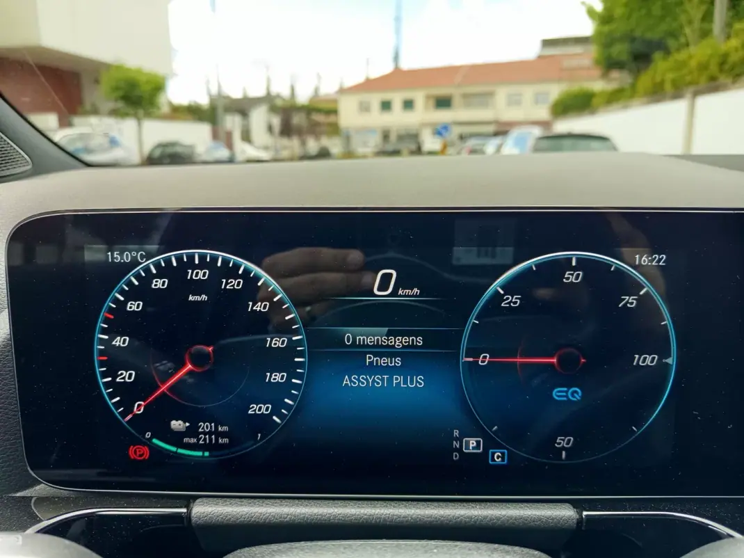 Mercedes-Benz EQA 2021 - 29990 EUR, 32800 km - AUTO.MOTO.pt - 32800km - foto 21 de 25