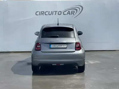 Fiat 500e 2022 - 17995 EUR, 18338 km - AUTO.MOTO.pt - 18338km - foto 12 de 45