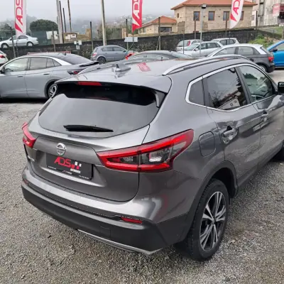 Nissan Qashqai 2018 - 17650 EUR, 57000 km - AUTO.MOTO.pt - 57000km - foto 5 de 15