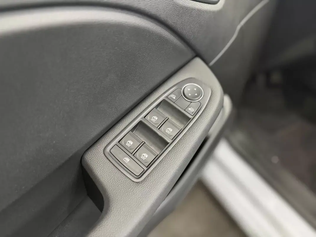 Renault Clio 2024 - 19500 EUR, 14000 km - AUTO.MOTO.pt - 14000km - foto 16 de 18