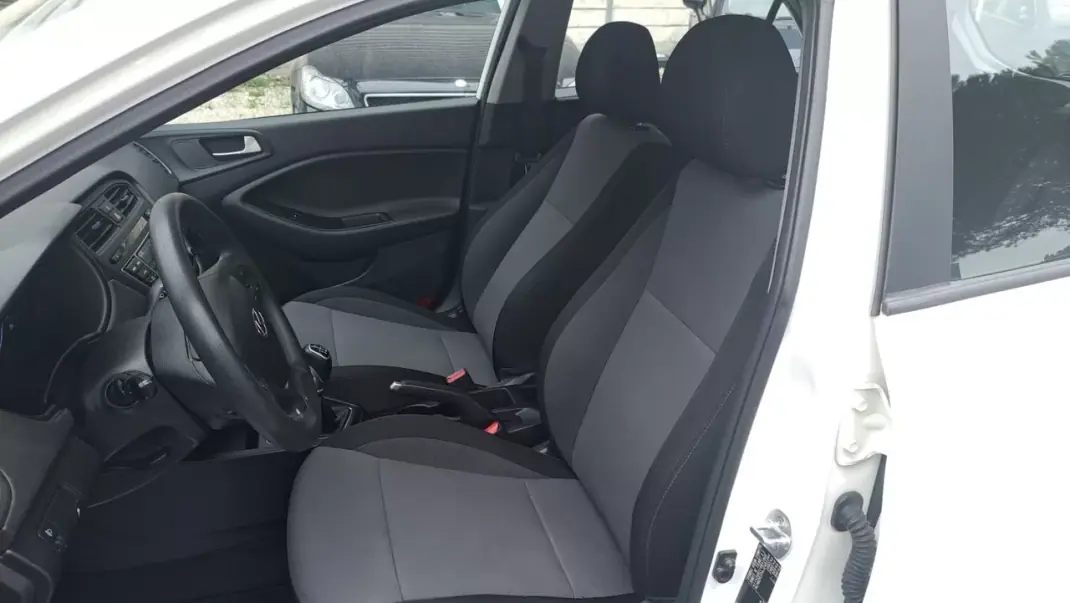 Hyundai i20 2018 - 9980 EUR, 134296 km - 134296km - foto 25 de 43