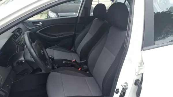 Hyundai i20 2018 - 9980 EUR, 134296 km - AUTO.MOTO.pt - 134296km - foto 25 de 43
