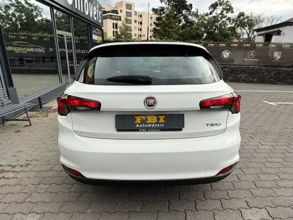 Fiat Tipo 2020 - 14900 EUR, 66570 km - AUTO.MOTO.pt - 66570km - foto 7 de 11