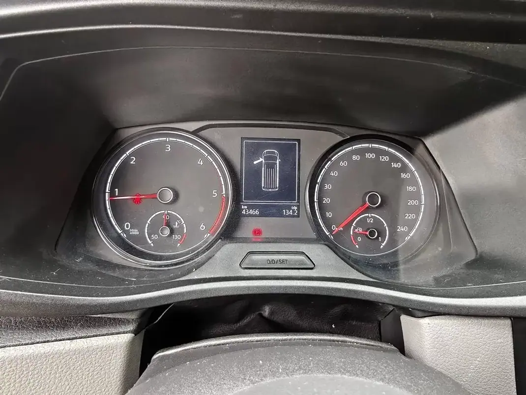 VW T6 TRANSPORTER 2.0 TDI KASTEN/ 3 LUGARES/ IVA DEDUTIVEL 2023 - 27490 EUR, 43500 km - AUTO.MOTO.pt - 43500km - foto 24 de 28