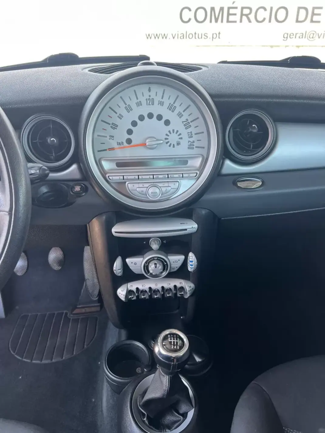 MINI One 2008 - 5500 EUR, 174000 km - AUTO.MOTO.pt - 174000km - foto 12 de 13