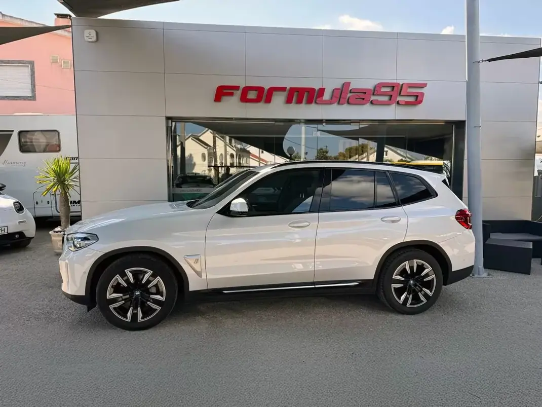 BMW iX3 2021 - 33700 EUR, 75861 km - 75861km - foto 4 de 38