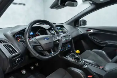 Ford Focus 2016 - 42950 EUR, 61000 km - AUTO.MOTO.pt - 61000km - foto 18 de 49