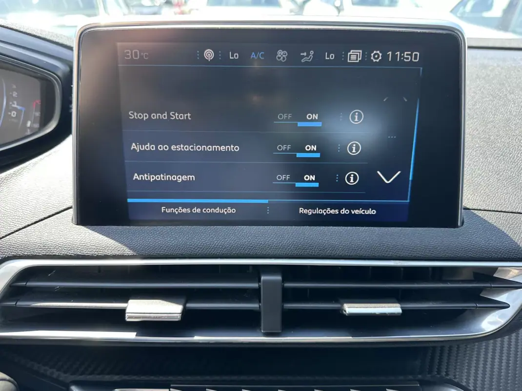 Peugeot 5008 2017 - 13900 EUR, 200000 km - AUTO.MOTO.pt - 200000km - foto 27 de 49