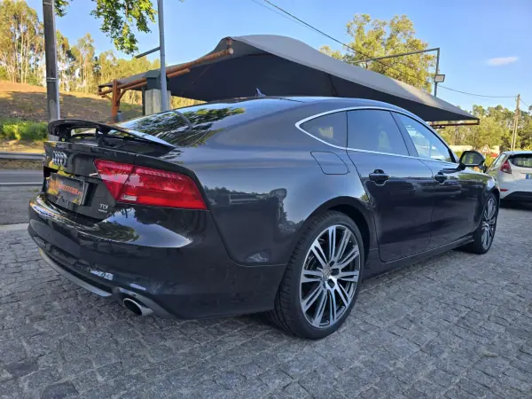 Audi A7 Sportback 2012 - 18900 EUR, 290000 km - AUTO.MOTO.pt - 290000km - foto 6 de 28