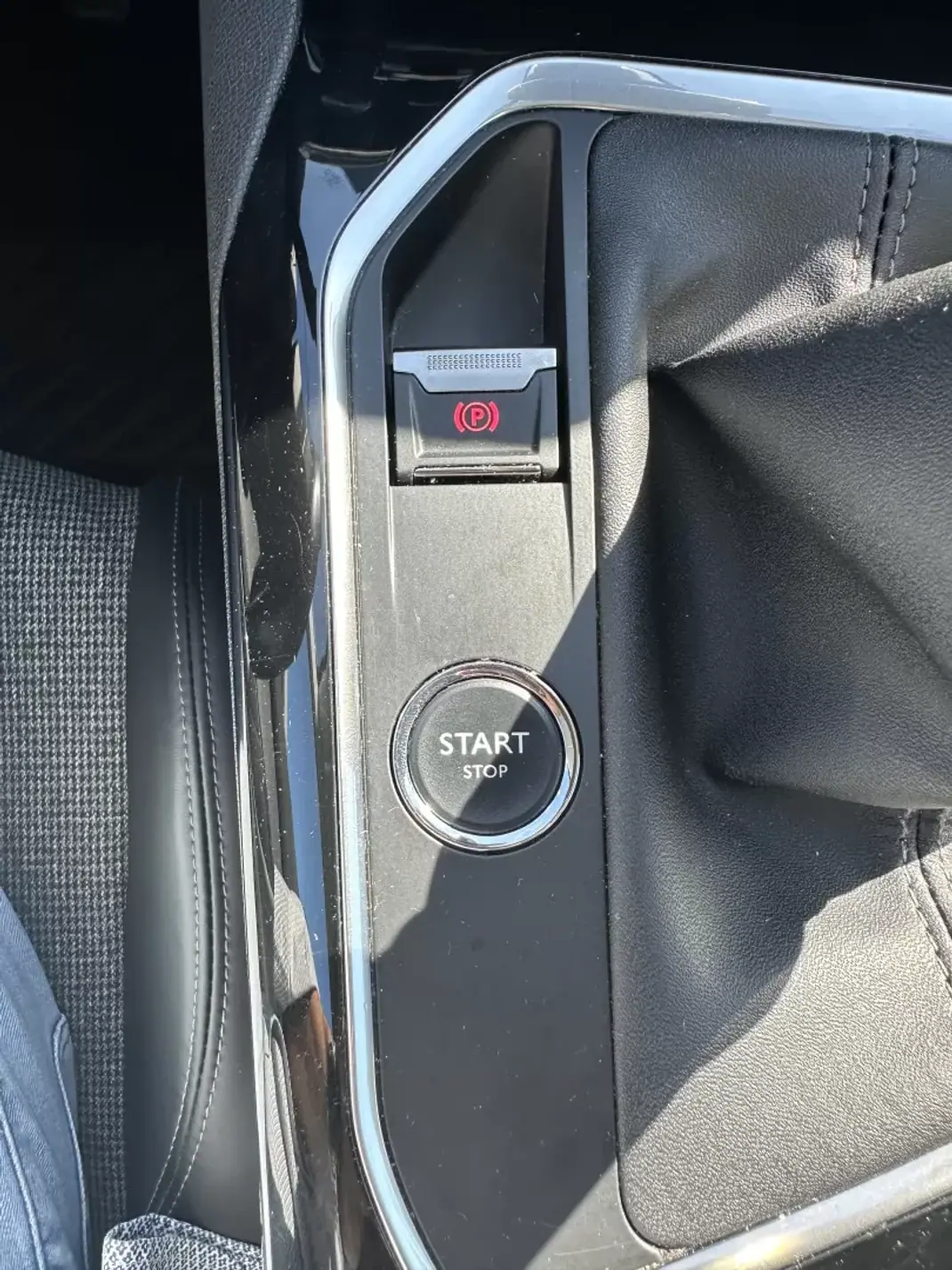 Peugeot 5008 2018 - 14900 EUR, 190000 km - 190000km - foto 38 de 73