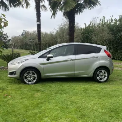 Ford Fiesta 2014 - 9990 EUR, 137000 km - AUTO.MOTO.pt - 137000km - foto 4 de 8