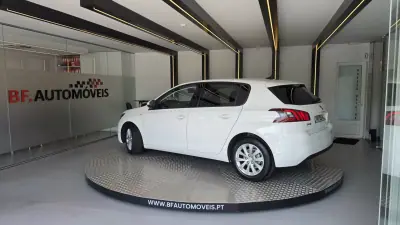 Peugeot 308 2021 - 9500 EUR, 224621 km - 224621km - foto 3 de 59