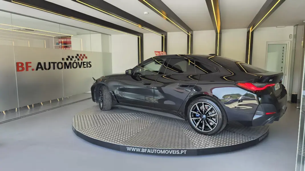 BMW i4 2022 - 38900 EUR, 61219 km - AUTO.MOTO.pt - 61219km - foto 14 de 58