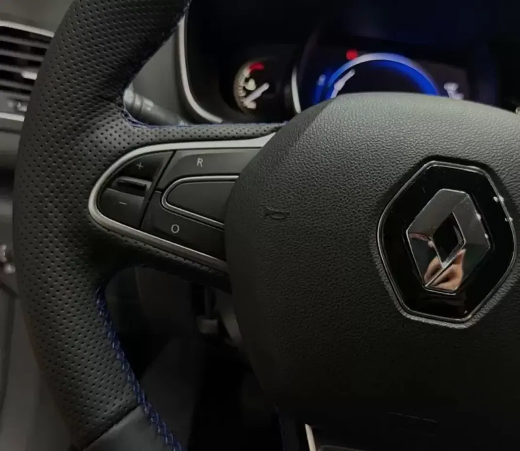 Renault Mégane 2018 - 14750 EUR, 159480 km - 159480km - foto 27 de 35