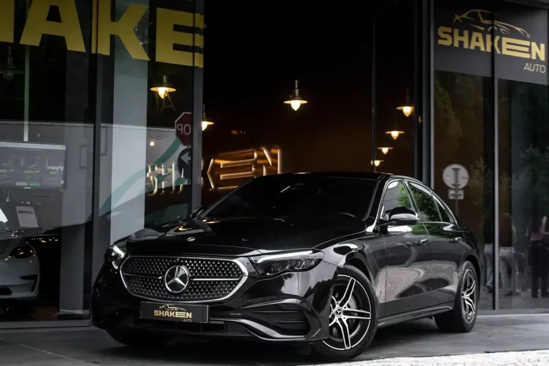 Mercedes-Benz E 220 2024 - 57300 EUR, 64751 km - AUTO.MOTO.pt - 64751km - foto 1 de 45
