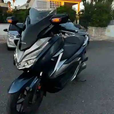 Honda Forza ABS 2019 - 3500 EUR, 80000 km - AUTO.MOTO.pt - 80000km - foto 1 de 7