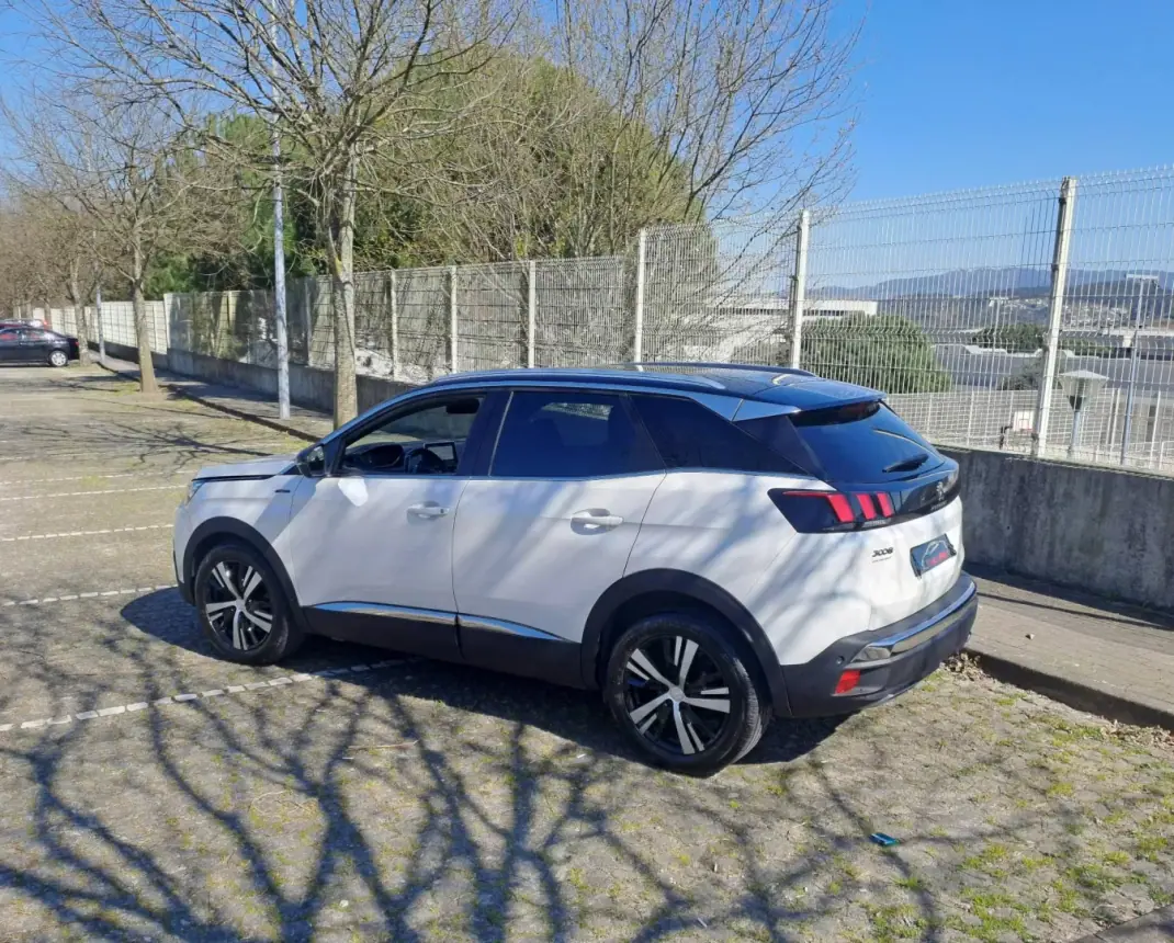Peugeot 3008 2017 - 17500 EUR, 169000 km - AUTO.MOTO.pt - 169000km - foto 4 de 15