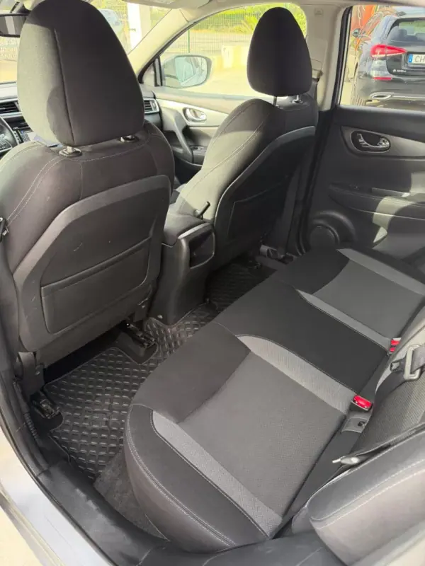 Nissan Qashqai 2018 - 18990 EUR, 111000 km - AUTO.MOTO.pt - 111000km - foto 36 de 39