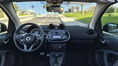 Smart Fortwo Cabrio 2018 - 15480 EUR, 38000 km - AUTO.MOTO.pt - 38000km - foto 10 de 19