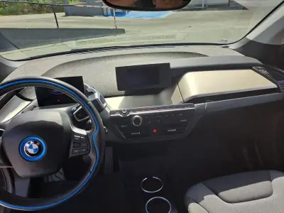 BMW i3 2019 - 28500 EUR, 89000 km - AUTO.MOTO.pt - 89000km - foto 11 de 45