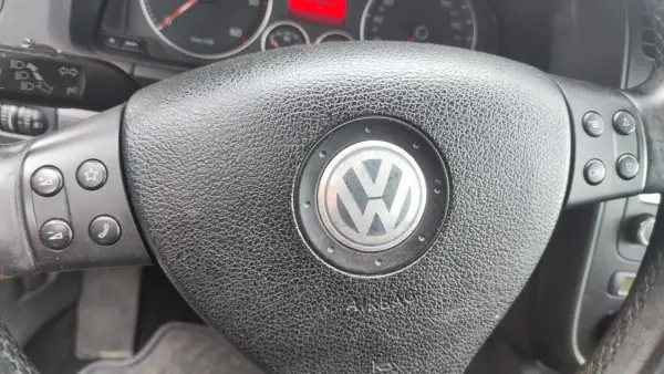 Volkswagen Jetta 2008 - 3800 EUR, 0 km - AUTO.MOTO.pt - foto 6 de 17