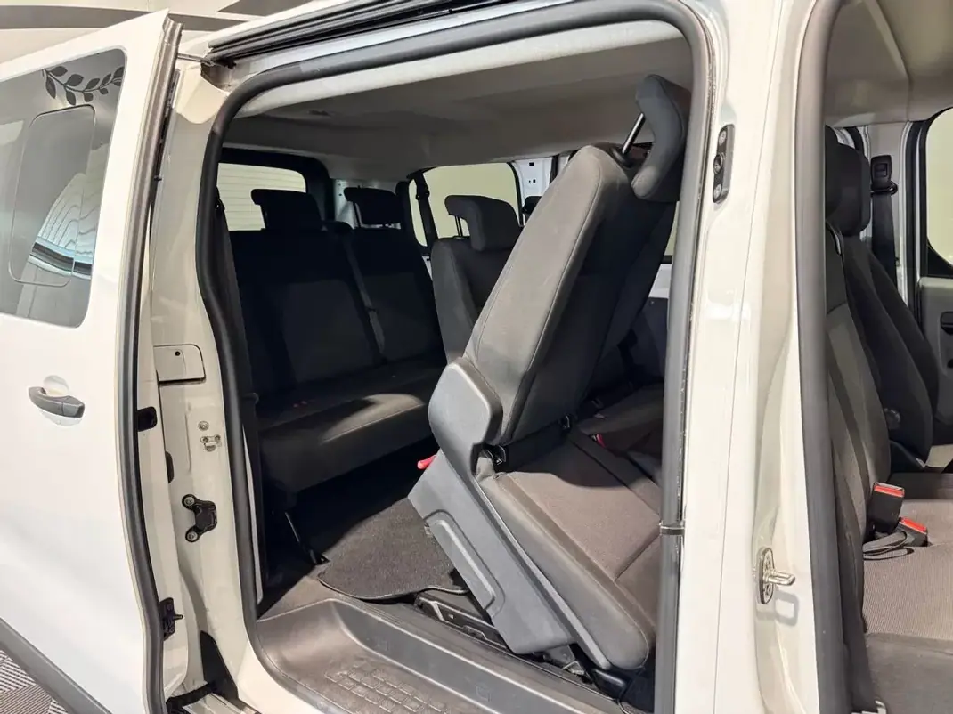 Opel Vivaro 2022 - 32900 EUR, 20415 km - 20415km - foto 35 de 50