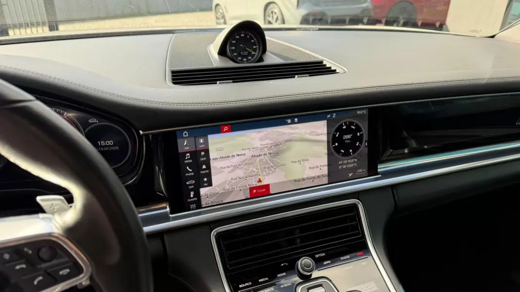 Porsche Panamera Sport Turismo 2018 - 72900 EUR, 99200 km - AUTO.MOTO.pt - 99200km - foto 10 de 16