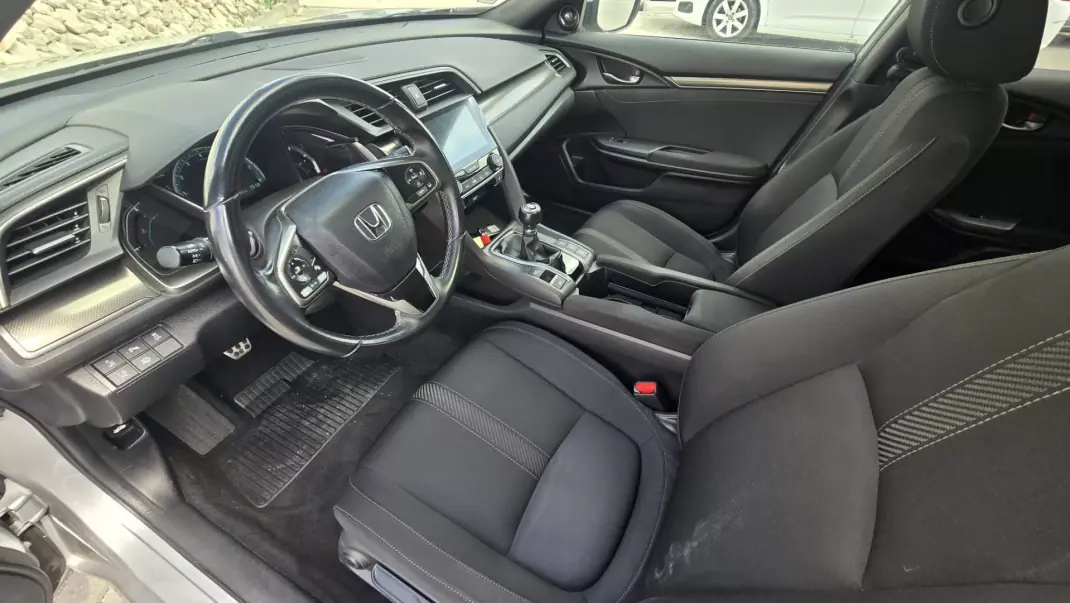Honda Civic 2017 - 17950 EUR, 128483 km - AUTO.MOTO.pt - 128483km - foto 22 de 30