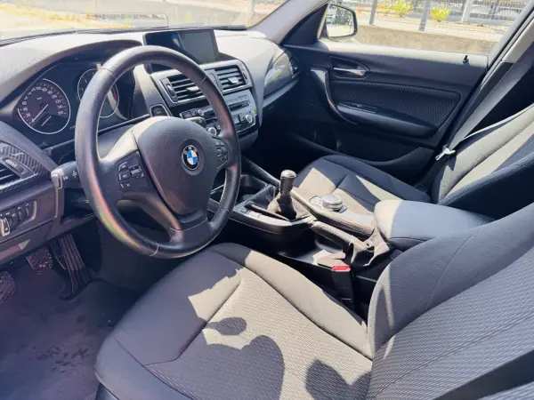 BMW 116 2015 - 17000 EUR, 147000 km - AUTO.MOTO.pt - 147000km - foto 7 de 17