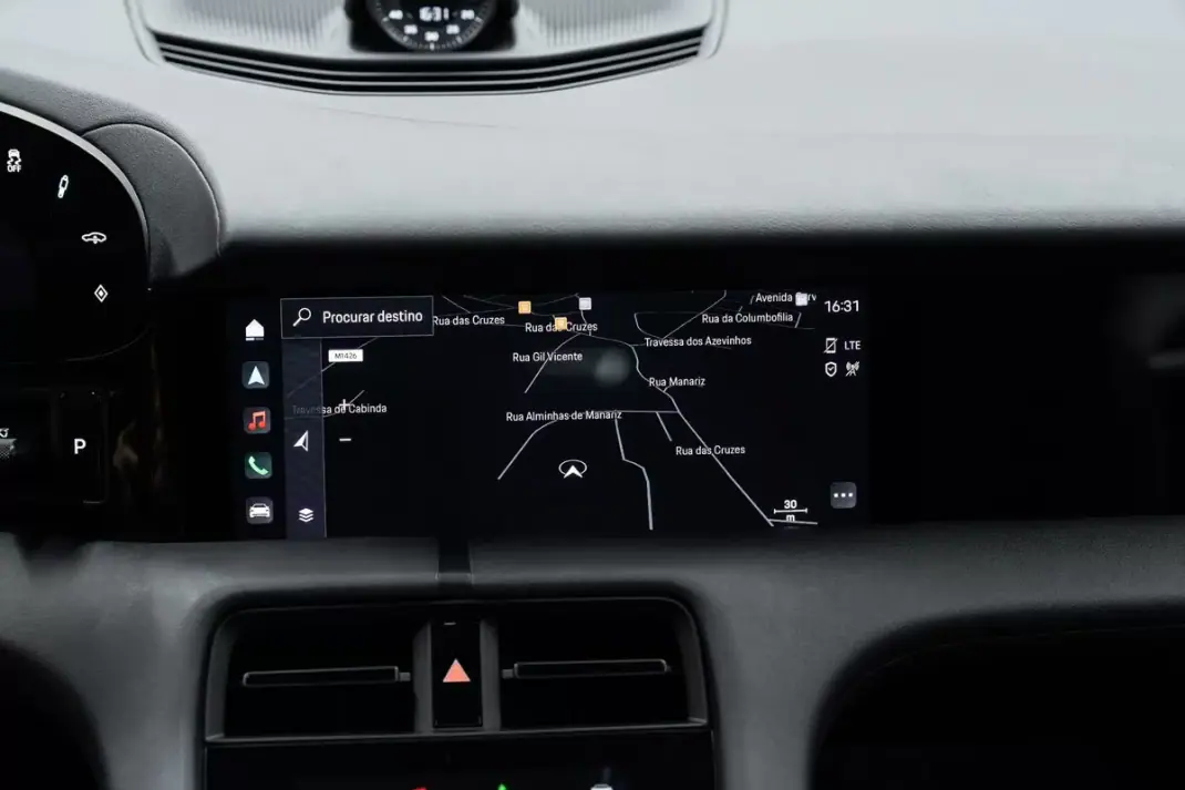 Porsche Taycan 2024 - 84950 EUR, 8000 km - AUTO.MOTO.pt - 8000km - foto 36 de 58