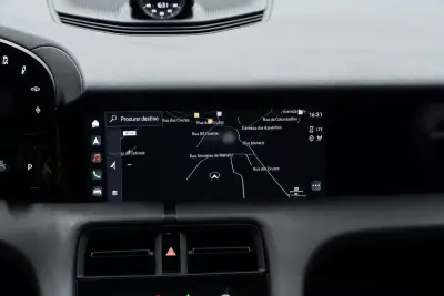 Porsche Taycan 2024 - 84950 EUR, 8000 km - AUTO.MOTO.pt - 8000km - foto 36 de 58