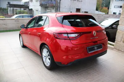 Renault Mégane 2017 - 11990 EUR, 106500 km - AUTO.MOTO.pt - 106500km - foto 19 de 19