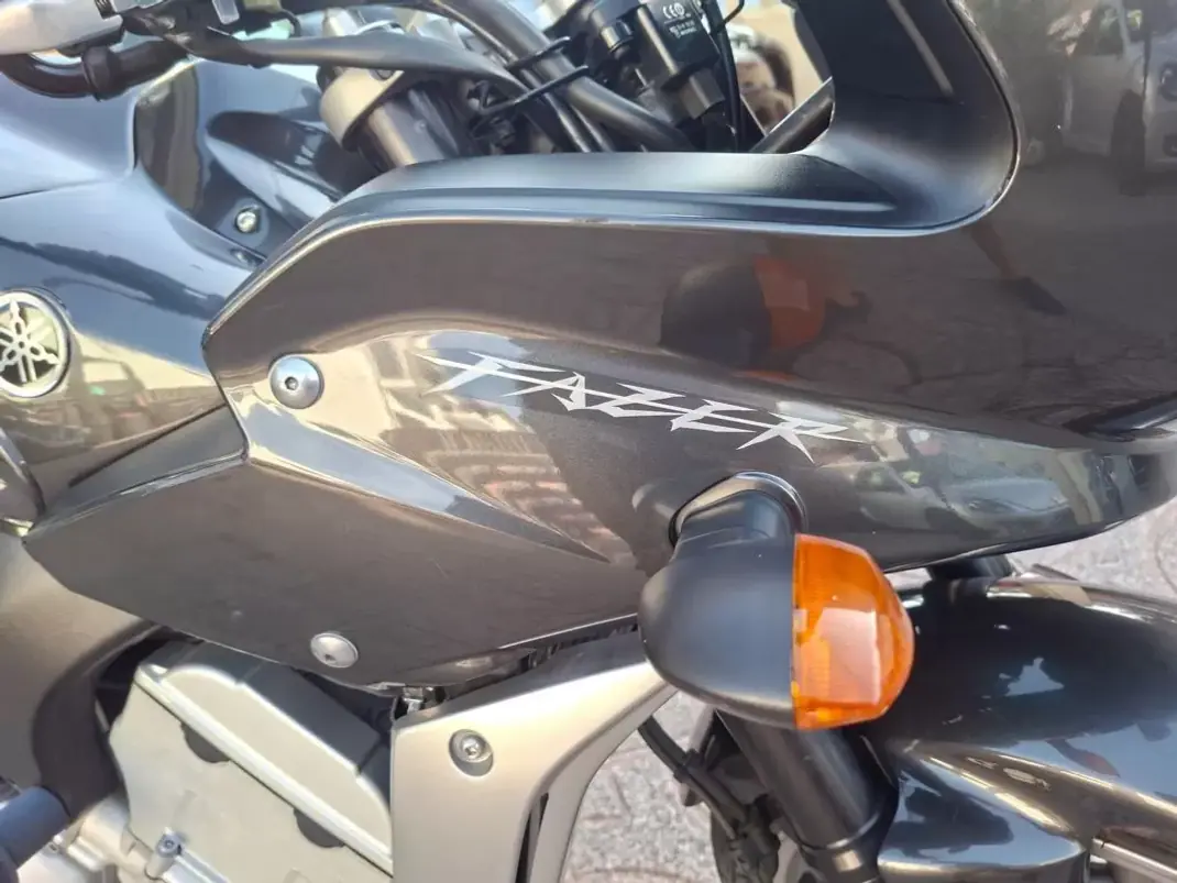 Yamaha FZ 6 R 2010 - 6000 EUR, 21000 km - 21000km - foto 8 de 12