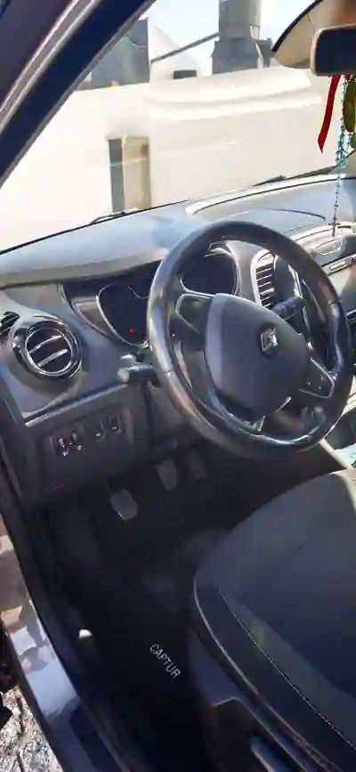 Renault Captur 2016 - 11500 EUR, 134000 km - 134000km - foto 4 de 7