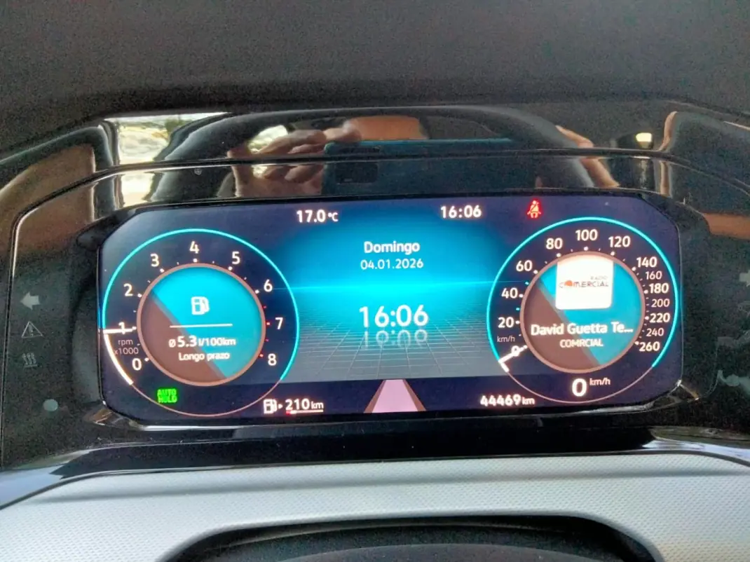 Volkswagen Golf 2021 - 19800 EUR, 44126 km - AUTO.MOTO.pt - 44126km - foto 7 de 13