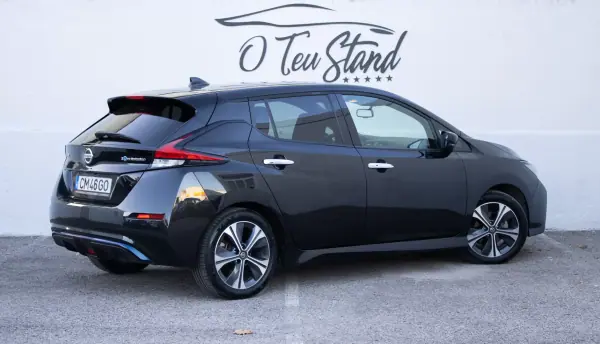 Nissan Leaf 2021 — foto 2 de 39