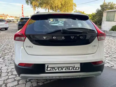 Volvo V40 Cross Country 2014 - 13500 EUR, 149000 km - AUTO.MOTO.pt - 149000km - foto 8 de 34