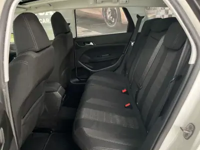 Peugeot 308 SW 2016 - 9990 EUR, 197000 km - AUTO.MOTO.pt - 197000km - foto 9 de 17