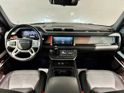 Land Rover Defender 2020 - 89900 EUR, 121000 km - 121000km - foto 17 de 60