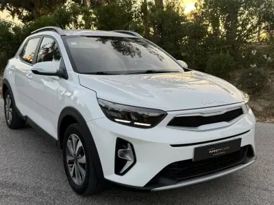 Kia Stonic 2022 - 15999 EUR, 59000 km - AUTO.MOTO.pt - 59000km - foto 4 de 14