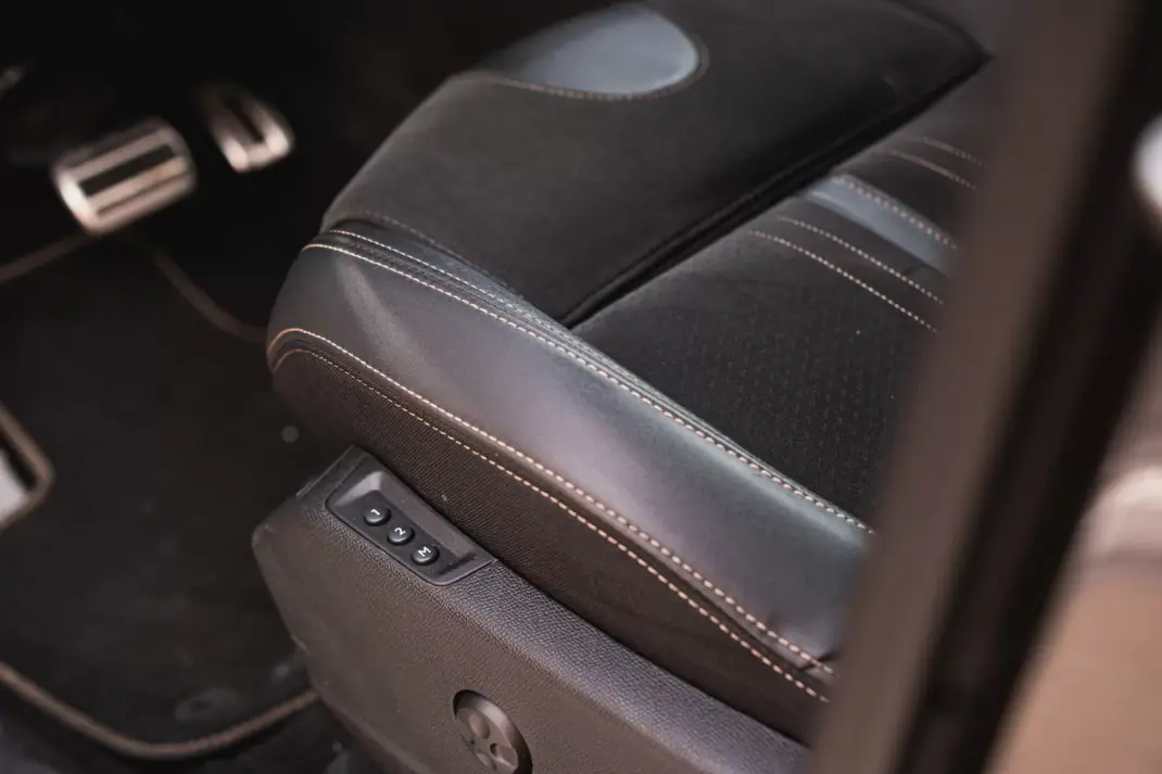 Peugeot 5008 2021 - 24000 EUR, 128300 km - AUTO.MOTO.pt - 128300km - foto 23 de 23