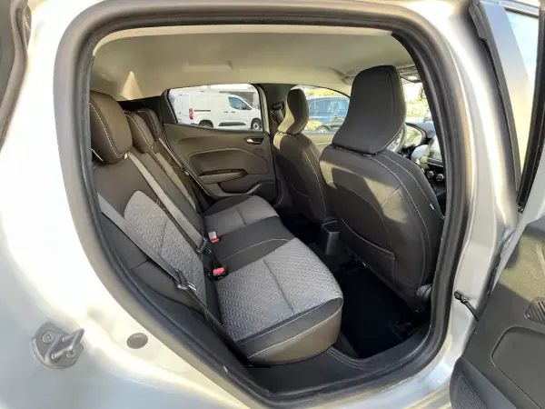 Renault Clio 2023 - 15450 EUR, 66000 km - AUTO.MOTO.pt - 66000km - foto 34 de 43