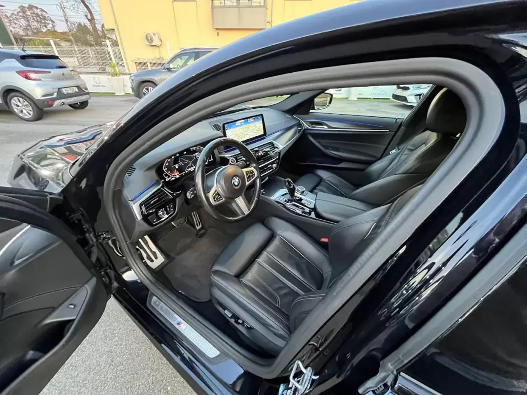 BMW 520 2022 - 33950 EUR, 124000 km - AUTO.MOTO.pt - 124000km - foto 24 de 45