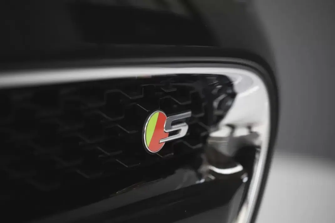 Jaguar F-Type 2013 - 68500 EUR, 36550 km - AUTO.MOTO.pt - 36550km - foto 16 de 34