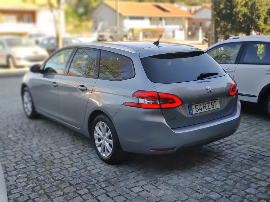 Peugeot 308 2016 - 8750 EUR, 171999 km - AUTO.MOTO.pt - 171999km - foto 6 de 15