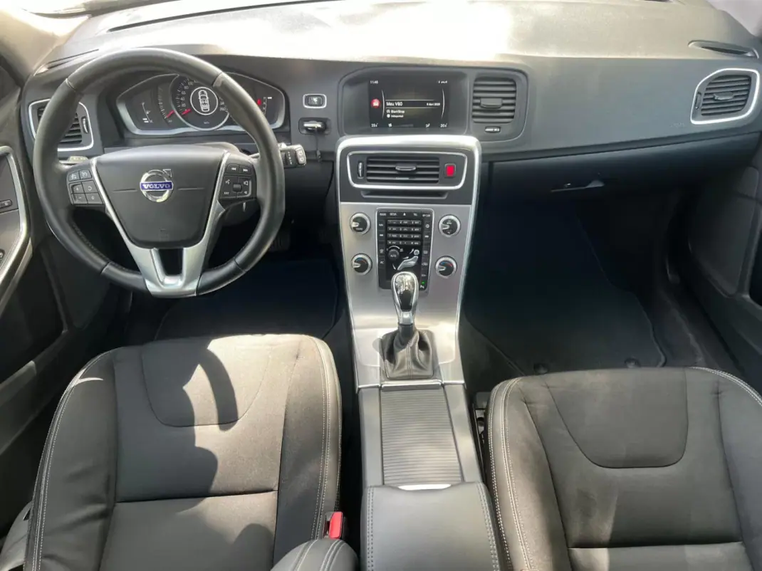 Volvo V60 2016 - 15900 EUR, 155935 km - AUTO.MOTO.pt - 155935km - foto 18 de 28