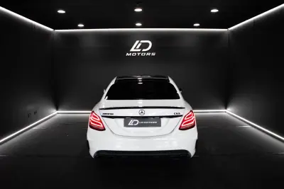 Mercedes-Benz C 63 AMG 2016 — foto 5 de 16