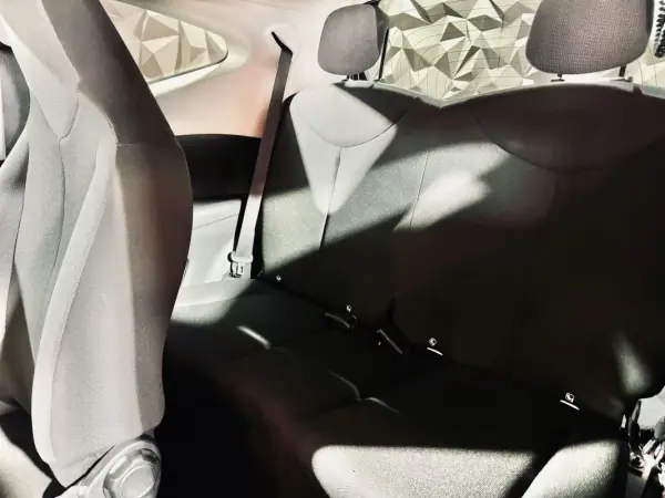 Toyota Aygo 2019 - 10750 EUR, 126299 km - AUTO.MOTO.pt - 126299km - foto 31 de 35
